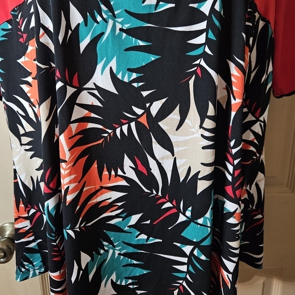 #310 Worthington- Red, Black Top w/ Multicolored Palm Leaves- Size: 3X - Picture 4 of 5